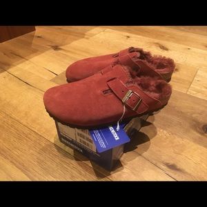 Birkenstock Boston Clogs in antique port, size 37